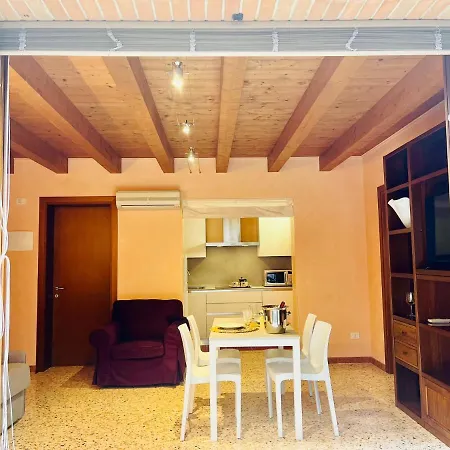 Ca' Tintoretto Nyaraló *