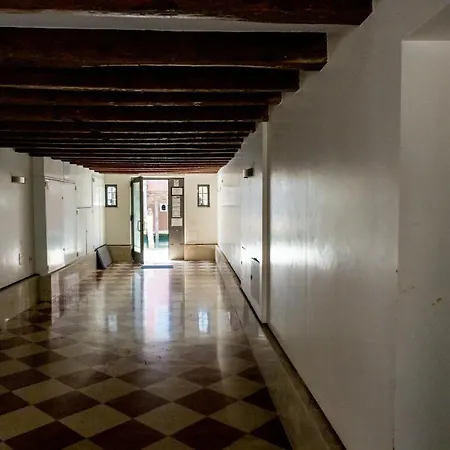 Ca' Tintoretto Venedik
